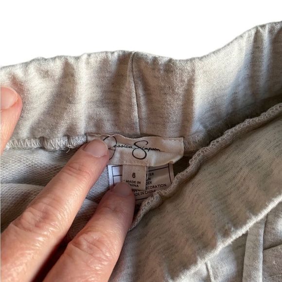 Jessica Simpson shorts little girls size 5 and size 6 oatmeal tan cream color - Picture 3 of 8